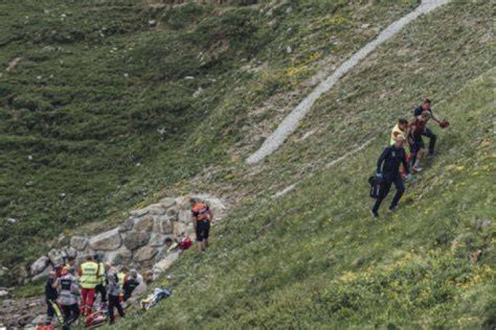 Gino Mader Swiss rider dies aged 26 after crash on Tour de Suisse