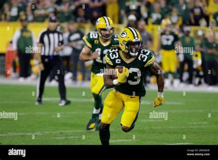 Packers Running Back Aaron Jones Is Different The Touchdown